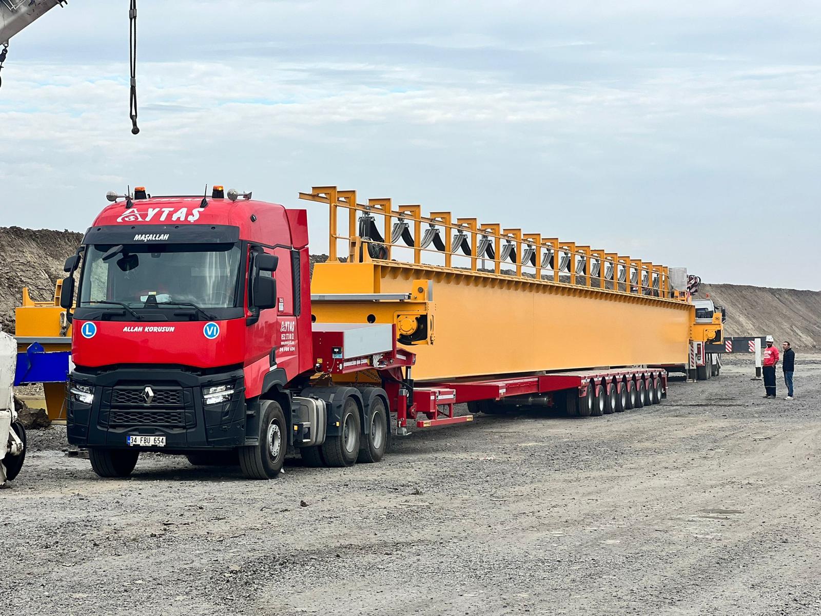 Low Bed Heavy Freight Transportation